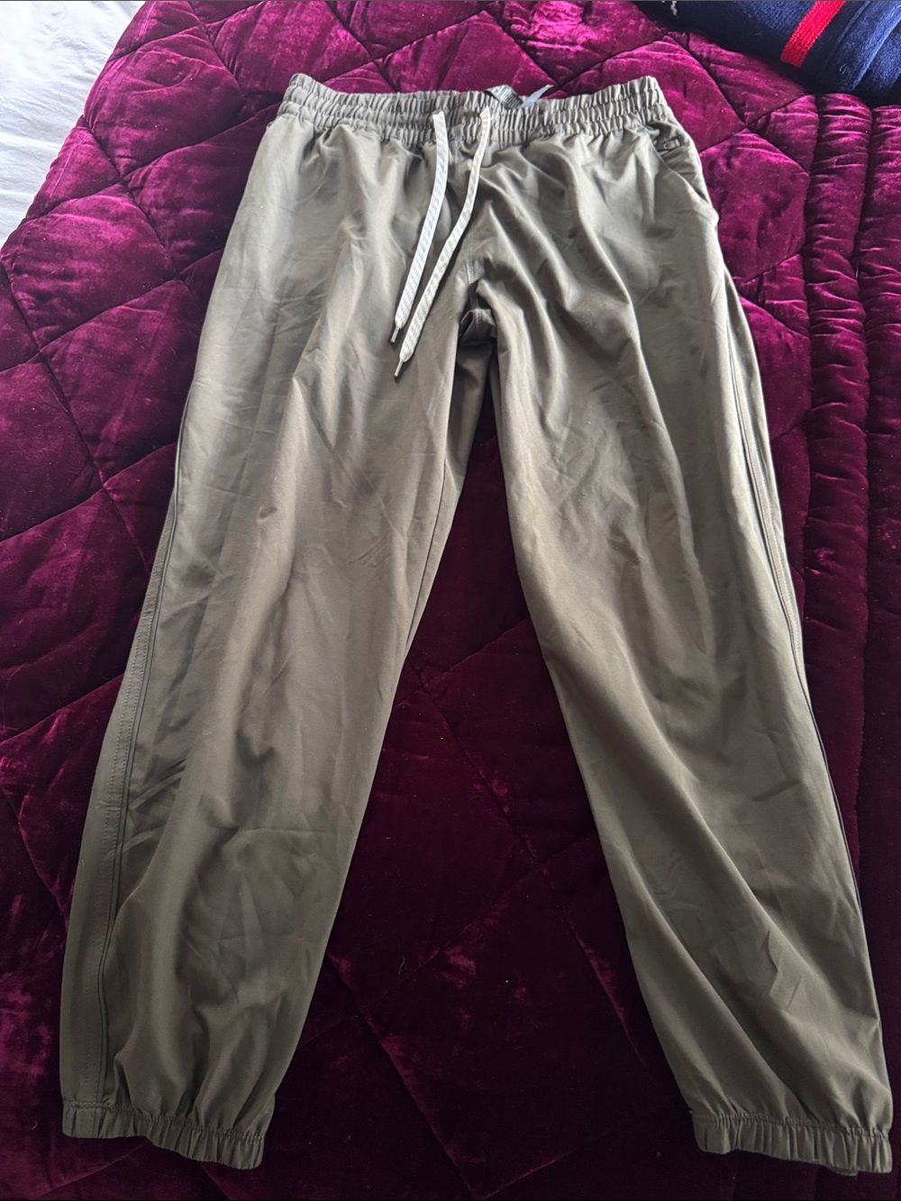 EUC Vuori Olive Green Miles Joggers size large